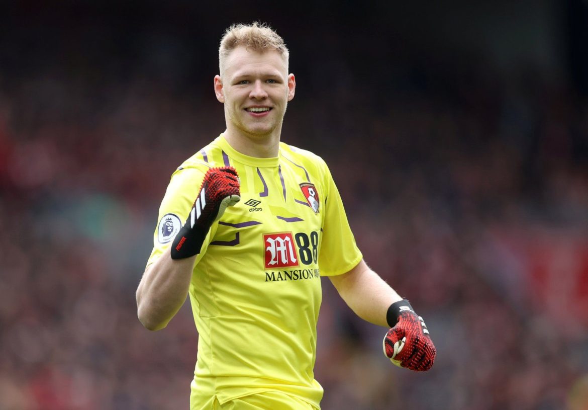 £25m release clause: Nottingham Forest join hectic race for "superb" star
