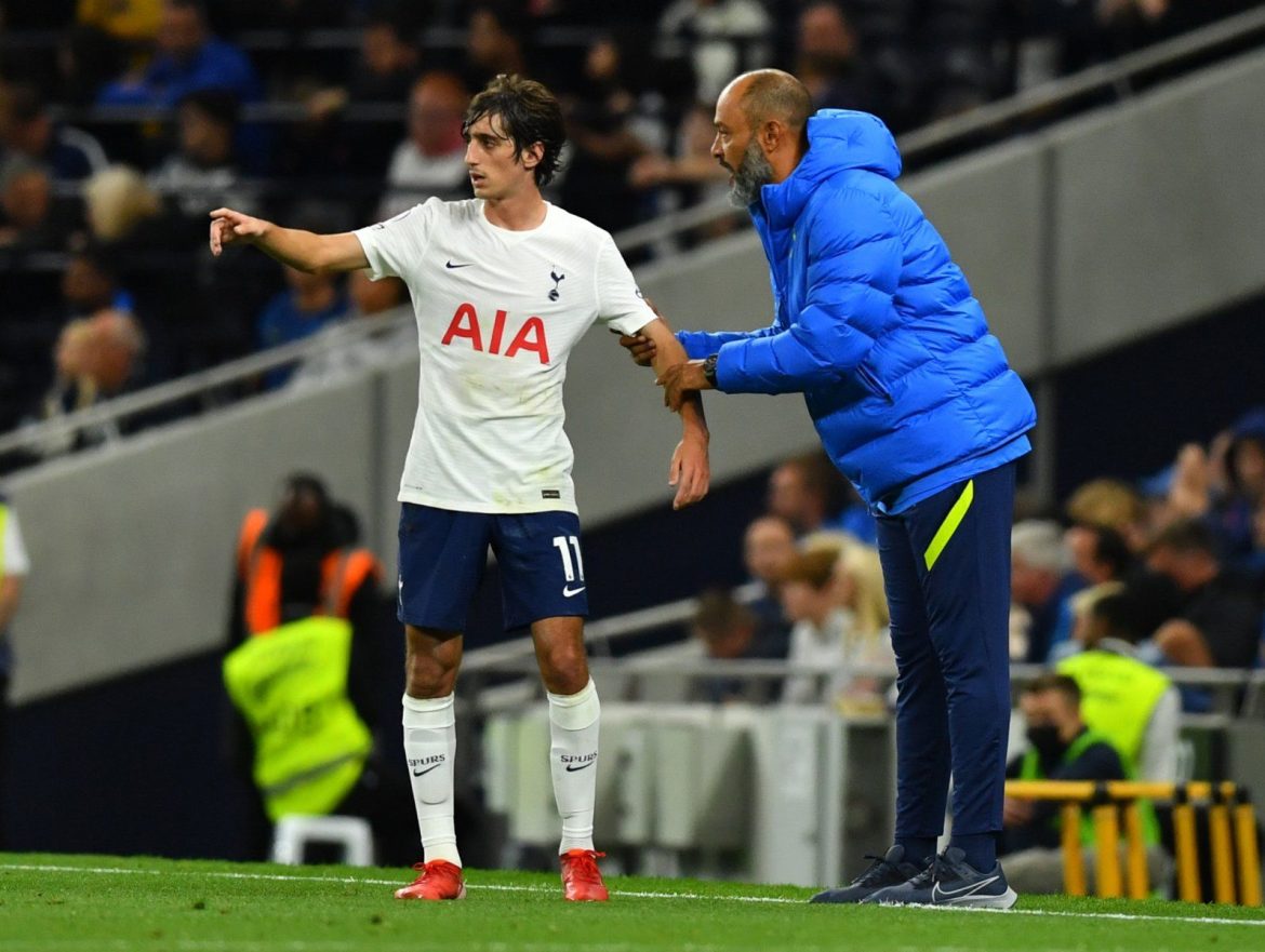Tottenham fans blast Nuno