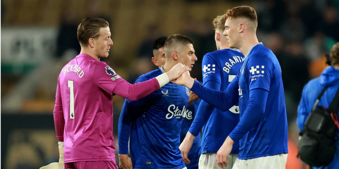 Fewer touches than Pickford: Moyes must axe Everton dud who lost 10 duels